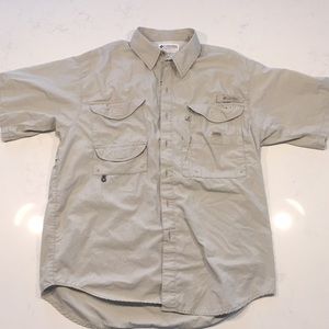 Short sleeve button down Columbia shirt
